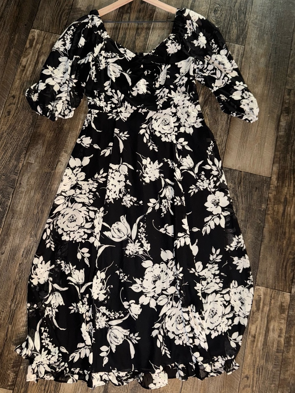 Rachel Zoe Black and White Floral Midi Dress with Puff Sleeves